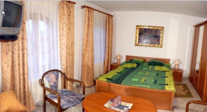 Hotel-Pension Residenz Balatonakali Buitenkant foto
